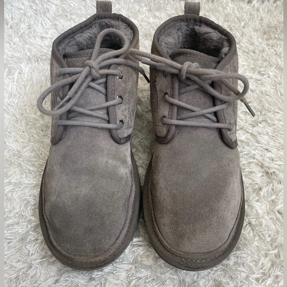 UGG Men's Gray Neumel Chukka Boots